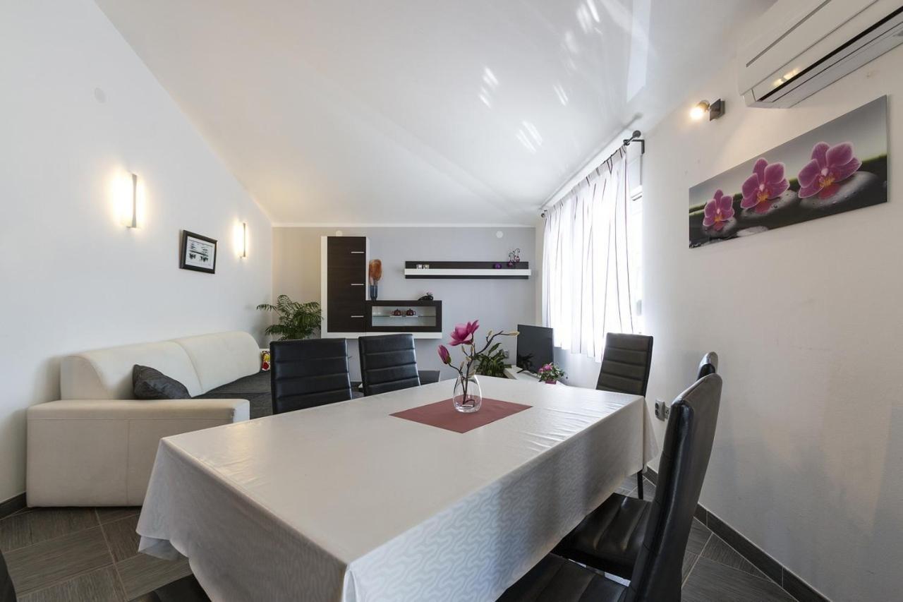 Apartment Carmen 풀라 외부 사진