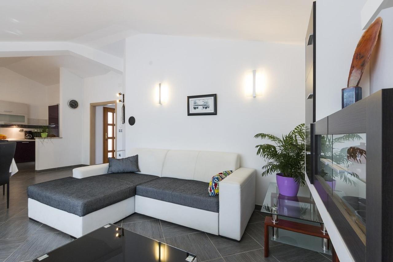 Apartment Carmen 풀라 외부 사진