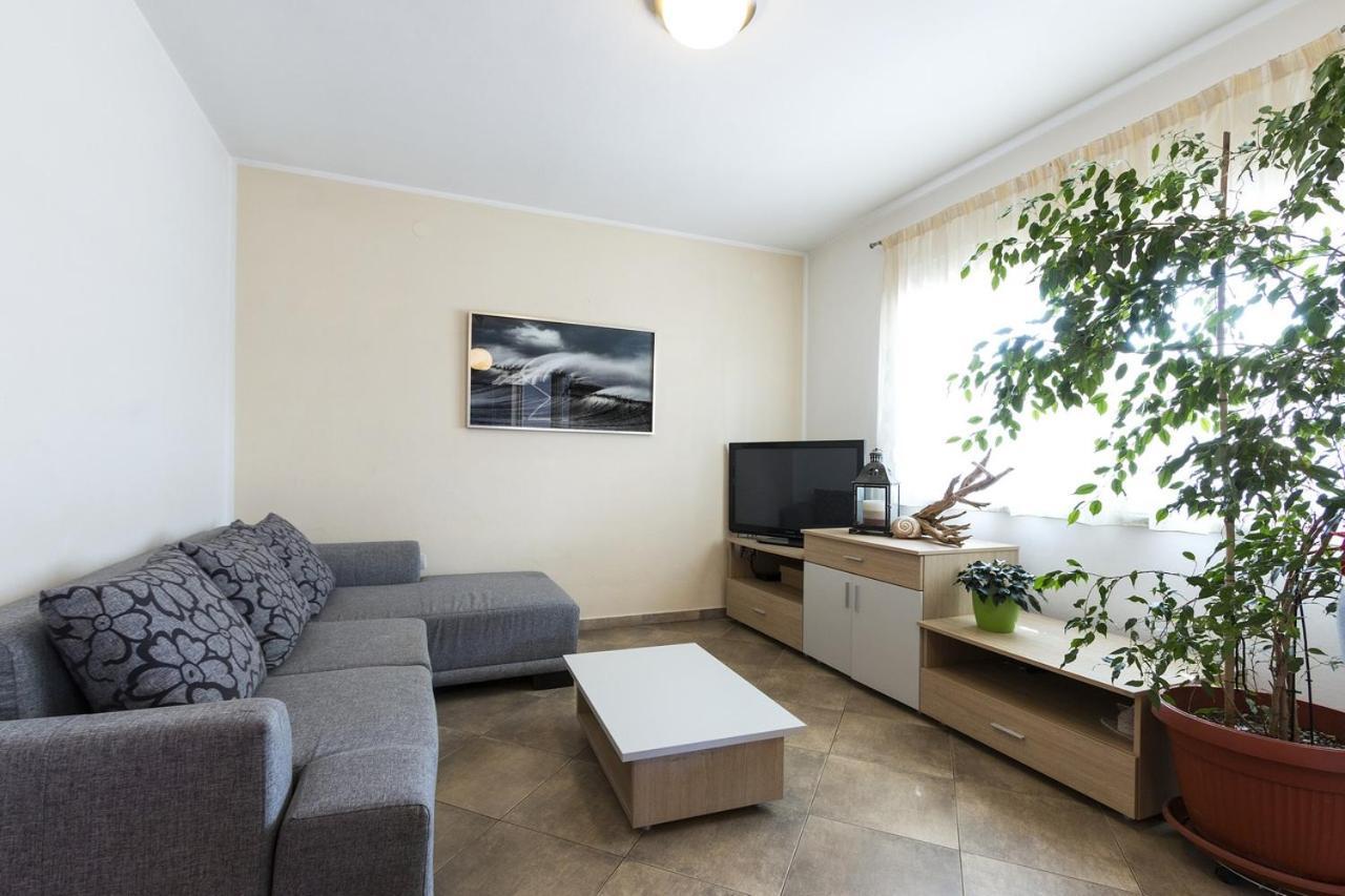Apartment Carmen 풀라 외부 사진