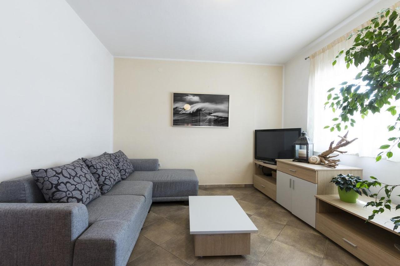 Apartment Carmen 풀라 외부 사진